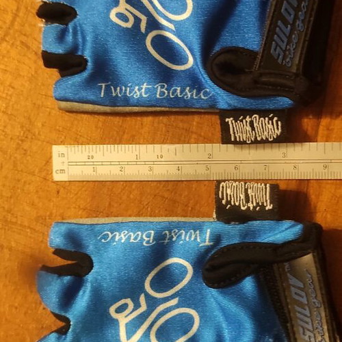 Children's bicycle gloves like new, size for 3 years old