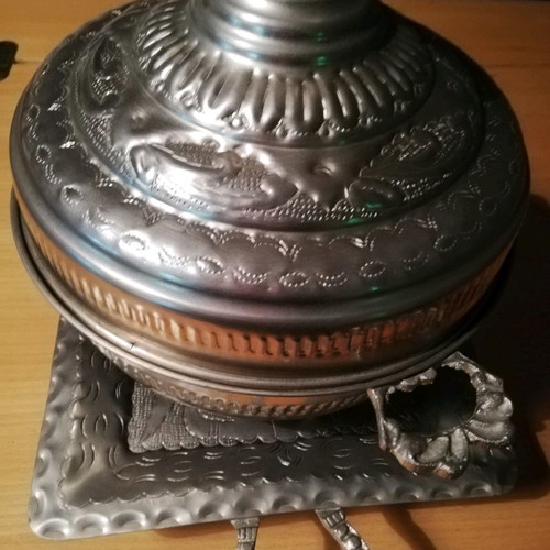 Decorations from Algeria used, decorative plate and vessel