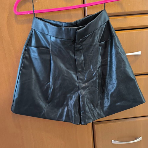 Zara black faux leather shorts like new, size XS