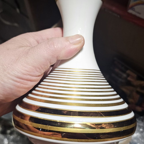 Weimar vase used with crack