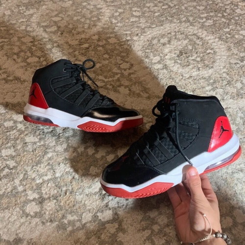 Jordan athletic shoes like new, size 38.5, Nike black and red