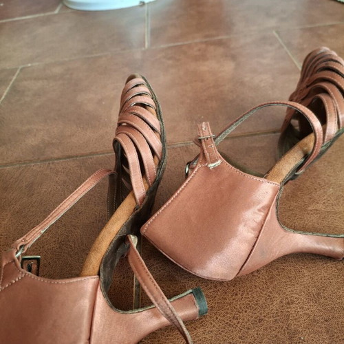 Latin sandals pink leather satin like new, size 38