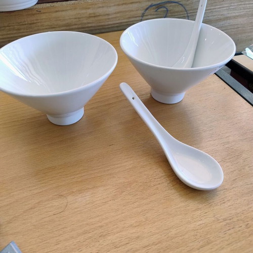 Set of 2 ceramic soup bowls with ceramic spoons