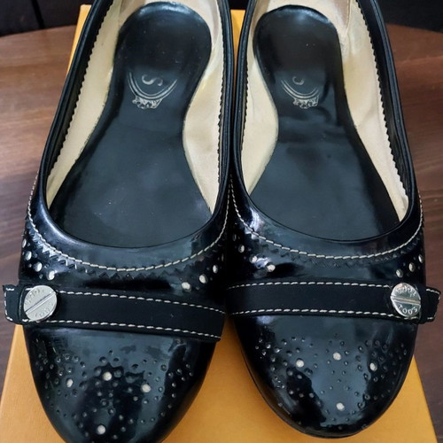 Tod's ballet flats black perforated design patent leather size 37 used