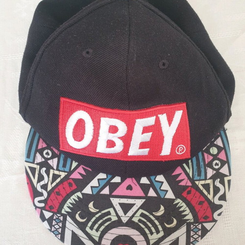 Obey hat like new, size M
