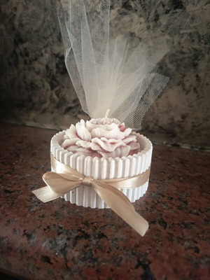 Handmade wedding favors new with scented candle in porcelain candleholder