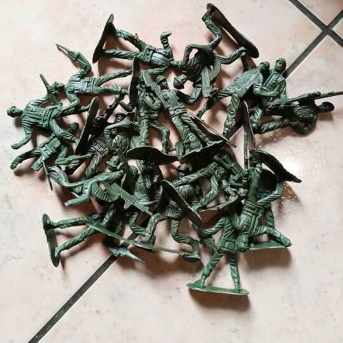 Collectible toy soldiers like new, pack of 40 pieces