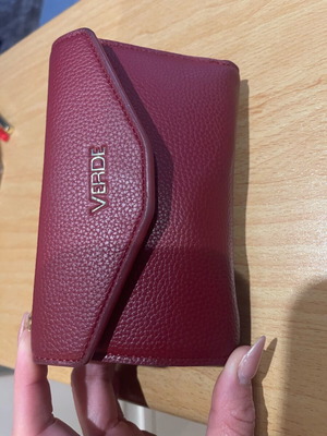 Verde red wallet like new