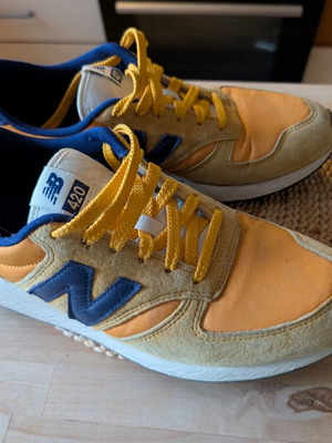 New Balance 420 sneakers μεταχειρισμένα, μέγεθος 43, μπλε και κίτρινα