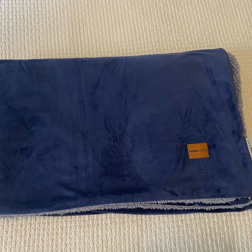 Nima home blanket like new, size 1.38x1.78