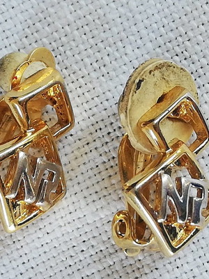 Nina Ricci earrings used, vintage, gold color with clip