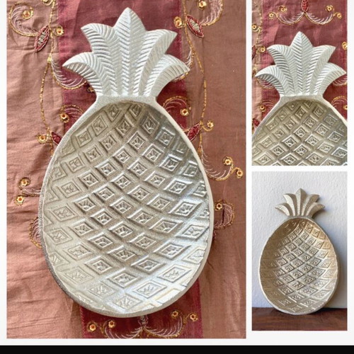 Pineapple-shaped table platters, new, large and small