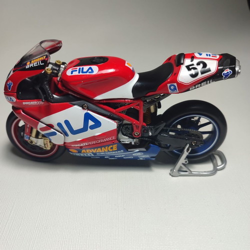 NewRay Ducati 999R James Toseland 2004 static model used