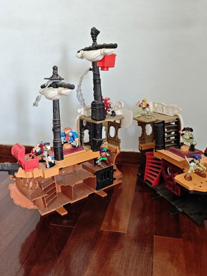 Βιντάζ πειρατικό καράβι playset μεταχειρισμένο με 5 φιγούρες και αξεσουάρ