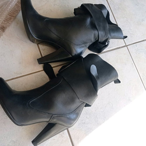 Muher Vov/Nov ankle boots black leather like new, 8 cm heel