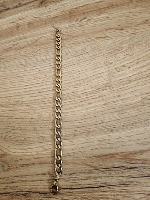 Figaro chain gold toned, like new