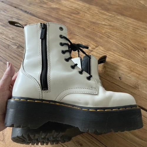 Dr Martens boots white leather size 38 like new