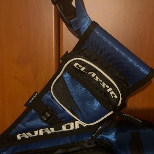 Avalon Classic Archery Quiver like new, blue cordura with 3 tubes