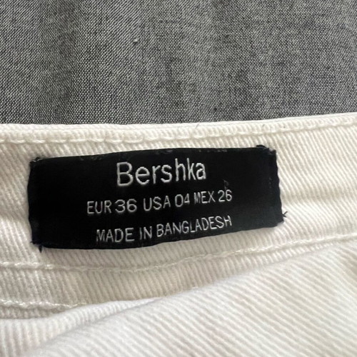 Bershka bell-bottom jeans size 36 narrow like new, white