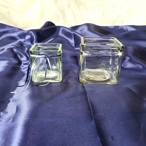 Set of 2 decorative cube vases like new, thick glass 10cm & 8cm