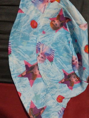 Frozen hat with Elsa and Anna, like new, turquoise
