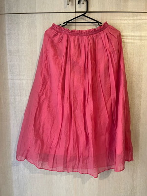Pleated skirt pink, like new, size large