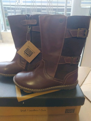 Girls' boots new, size 30