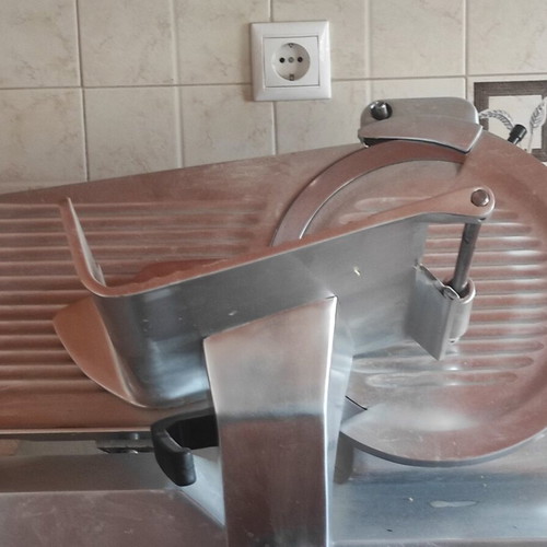 Meat and cheese slicer machine like new