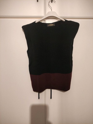 Aggel Knitwear sleeveless knit top like new, size M, black
