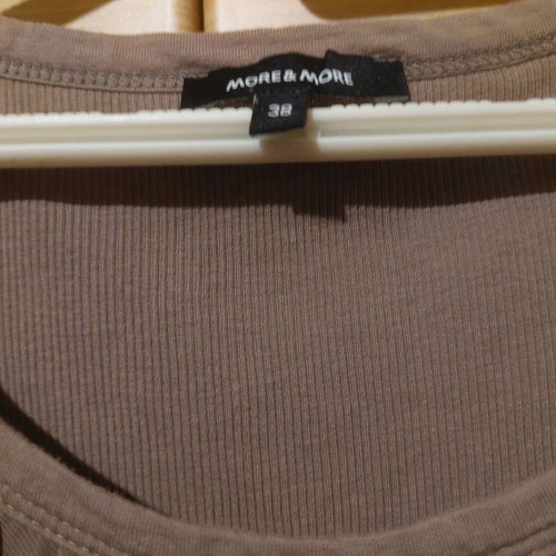 More & More khaki women's sleeveless top Size Medium like new