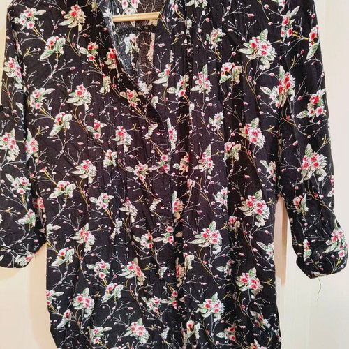 Women's shirt used, large size, black with floral pattern