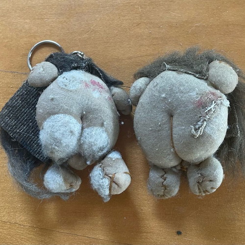 Funny vintage keychains with cave couple used, set of 2, brown