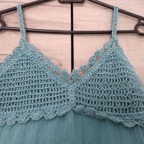 Blue summer dress used with knit chest and ruffle hem