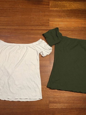 Μπλούζες Stradivarius καινούριες με έξω τους ώμους, μέγεθος small