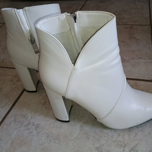 White ankle boots size 37 like new