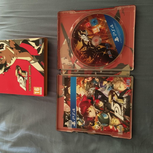 Persona 5 Royal Ultimate Collector's Bundle PS4 like new