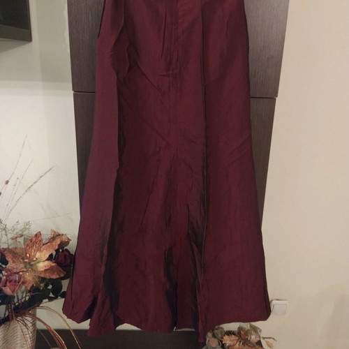 Taft set GRAMA new, size M, satin silk burgundy color