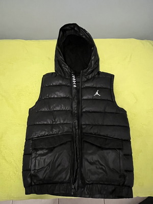 Jordan black sleeveless puffer jacket new