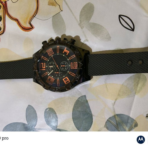Analog wristwatch large dial new