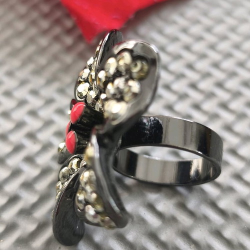 Cocktail Ring "Black Flower" New with Strass and Red Details