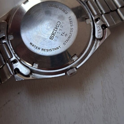 Seiko automatic wristwatch with original domed crystal, grey silver