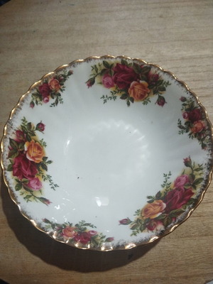 Royal Albert porcelain bowl used, collectible vintage