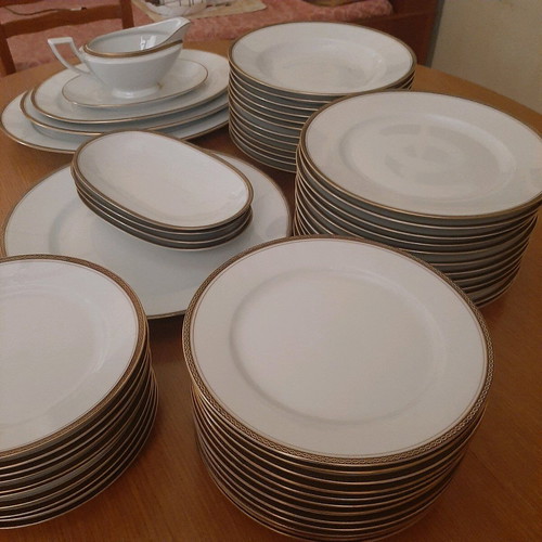 Bavarian Porcelain Dinnerware Set 69 pcs like new