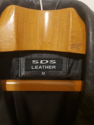 Leather jacket Medium like new, black