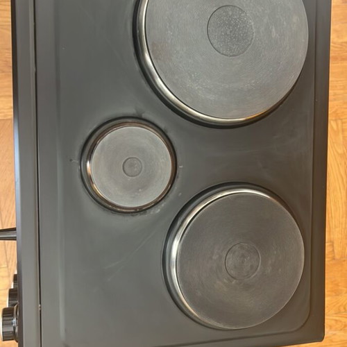 Felix oven with three burners like new