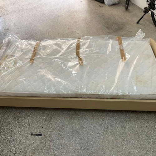 Single bed 198x98 cm with used mattress