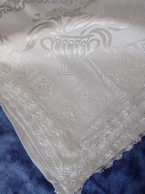 White fleece blanket intact with lace unused 2.10x2.15 m