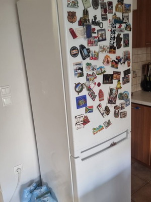 Ψυγειοκαταψύκτης Pitsos και πλυντήριο 5,5 κιλών
