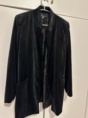 Attrattivo women's velvet jacket black like new, size XL