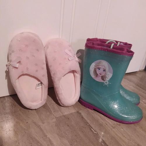Galotses and slippers like new for girls sizes 30-31 and 34-35